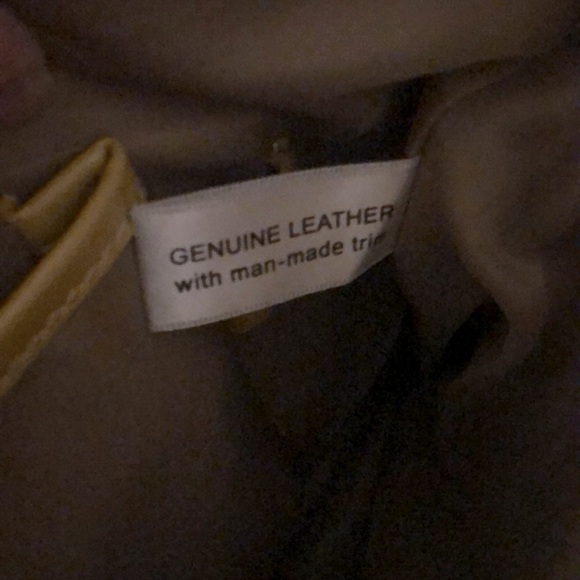 YELLOW LEATHER CROSSBODY PURSE - Picture 9 of 11